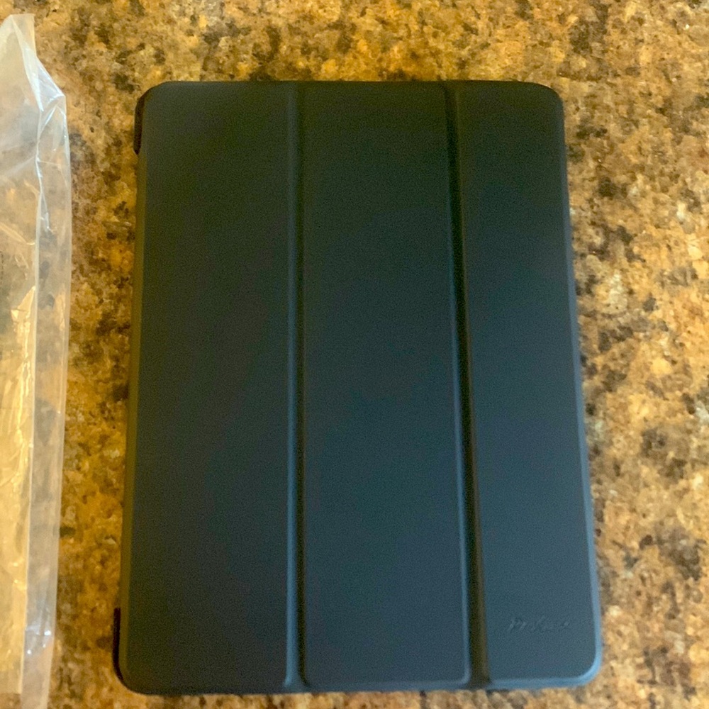 Brand new iPad Pro 11 case. Procare brand.
